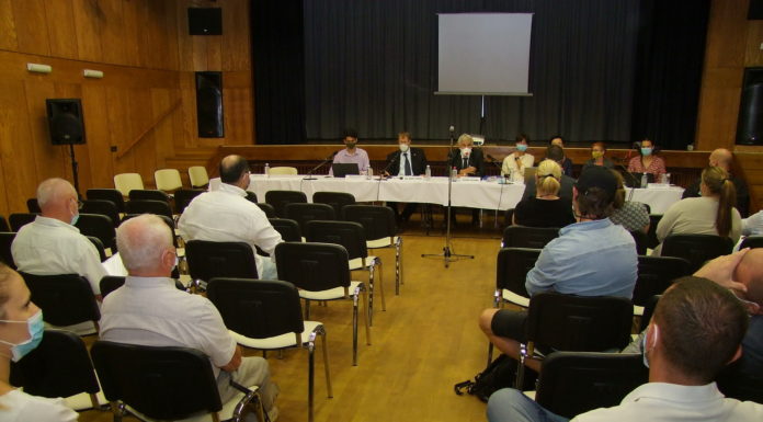 Indulatos kérdések a hétközi Samsung-meghallgatáson