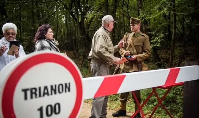 Száz szívdobbanás hét határon át