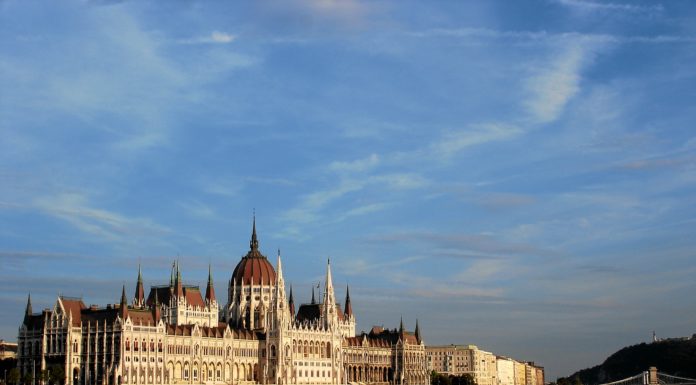 Még az idén számíthatunk az első adag vakcinára