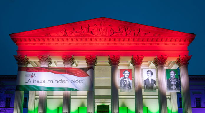 Hlavács Judit alpolgármester is megemlékezett a hősökről