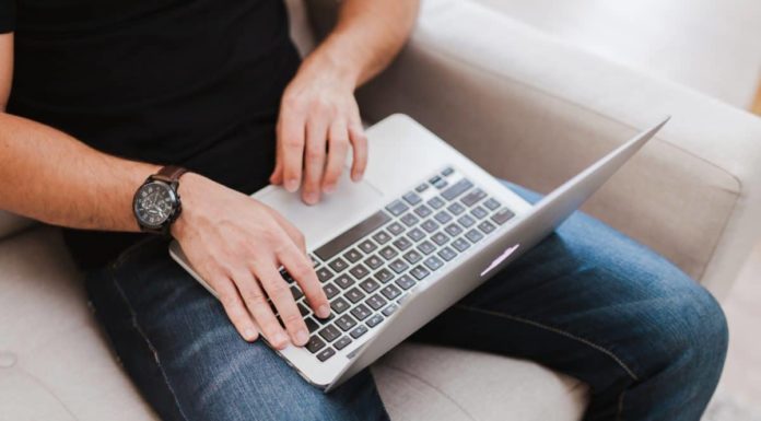 Korlátozzák-e az önkormányzati képviselők levelezőrendszerét Gödön? – 1. rész, a kabinetvezető