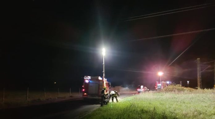 Autó a síneken: baleset volt a vasúti pályán Vácrátótnál