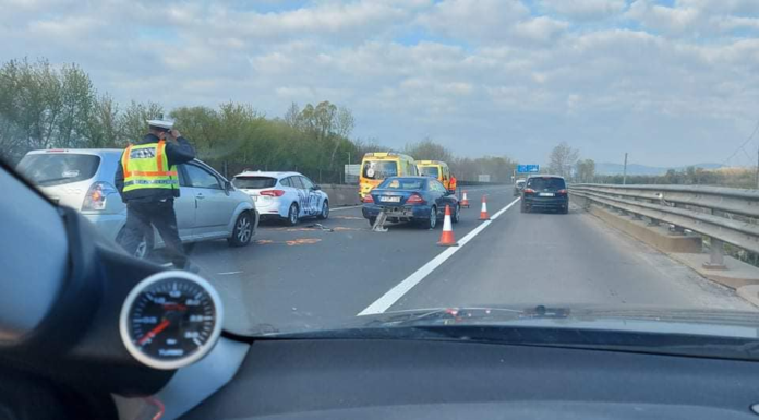 Balesettel indult a nap az M2-esen