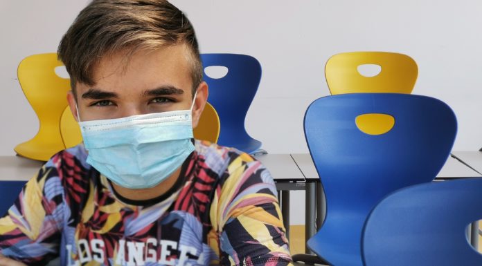 Hétfőn nyitnak az iskolák. Ön engedi a gyerekét?