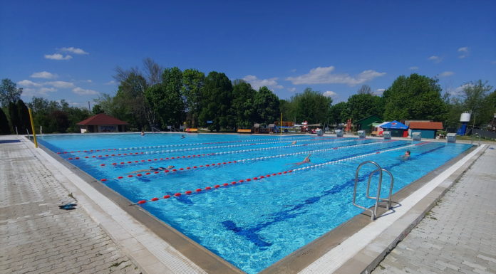 Végre egy hely, ahol mindenki boldog – megnyílt a gödi meleg vízű strand