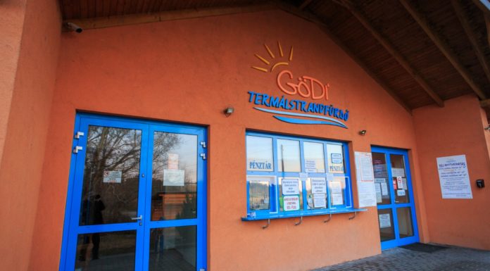 Reggel nyit a gödi termál!