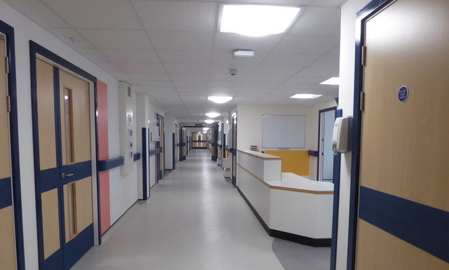 Megszűnik a kórházakban a látogatási tilalom