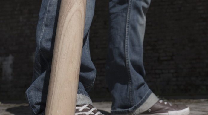 Autós-gyalogos balhé Gödön, baseballütővel