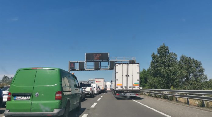 Balesetek és dugók az M2-esen