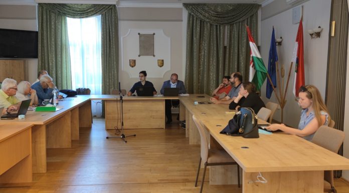 Hétfőn rendkívüli ülést tart a képviselő-testület