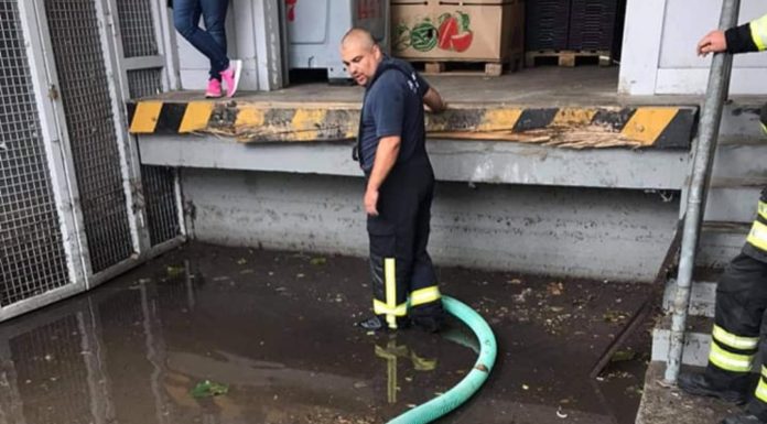 Gödön is rengeteg vizet kellett kiszivattyúzniuk a tűzoltóknak a vihar után