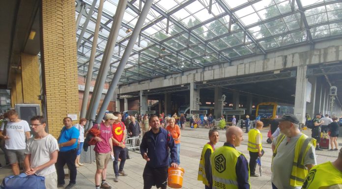 A valóság arcon csapta riporterünket reggel a Nyugatiban