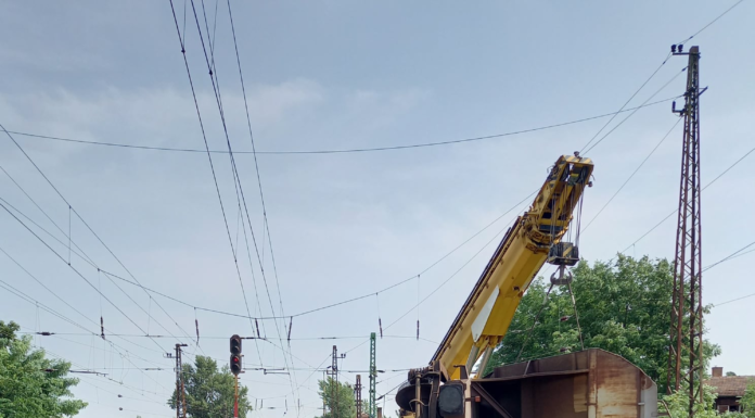 A váci, a veresegyházi és a ceglédi vonalon szerdán is korlátozásokkal közlekednek a vonatok