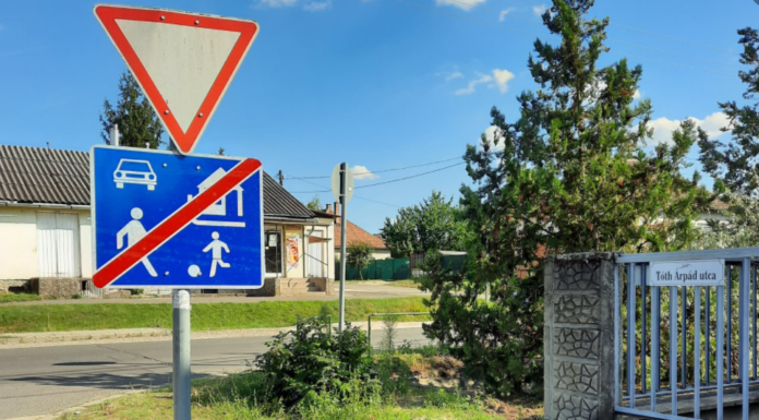 Tudja, mit jelent ez a tábla?