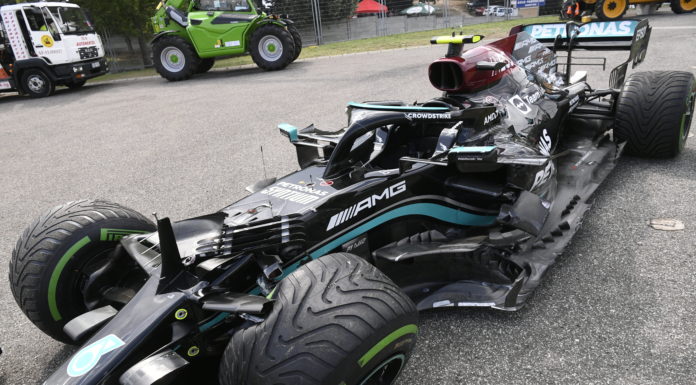 Brutális karambollal indult a Forma-1