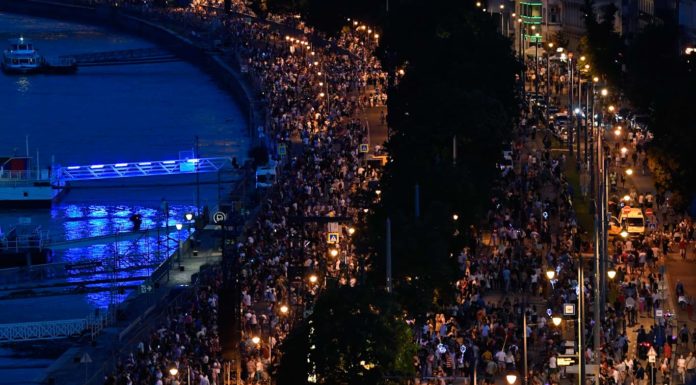 700 ezer ember csodára várt Budapesten