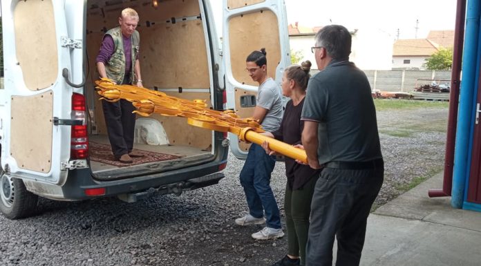 Keresztet is szállítottak Jánosiban Göd vezetői