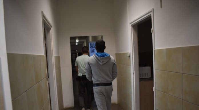 Kiraboltak egy 19 éves fiatalembert a gödi Duna-parton