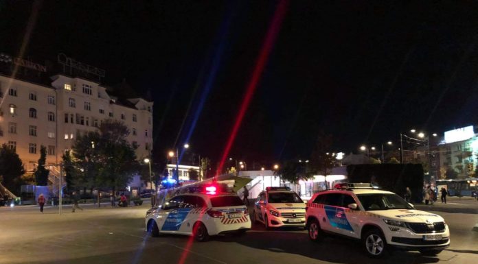Halálra gázolt az M2-es metró egy fiatal lányt