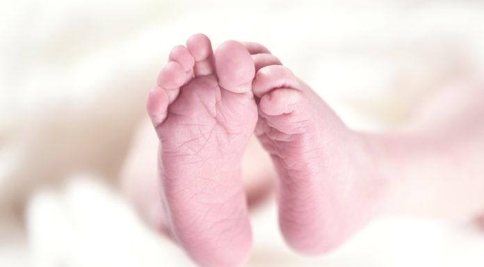 Újszülött kislányt hagytak az inkubátorban