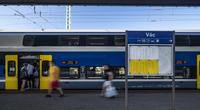 A Gödön is megálló Jégmadár volt az idei nyár sikervonata