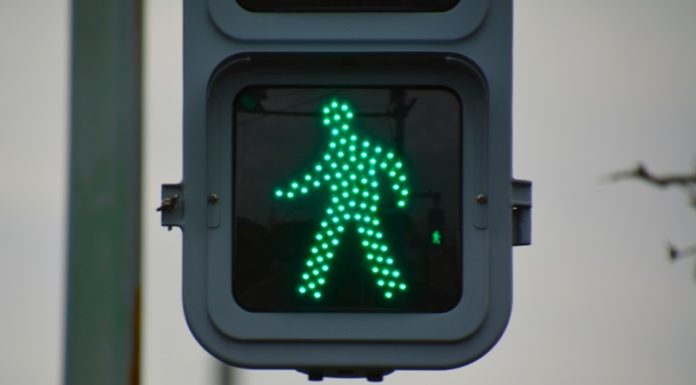 Lesz-e lámpa a Penny és a Kincsem pékség között?