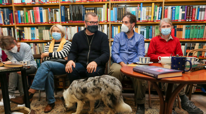 Kutyafilozófia – négylábúakkal, négylábúakról Gödön