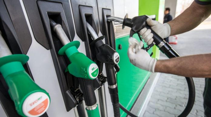 Hatósági áras lesz a benzin