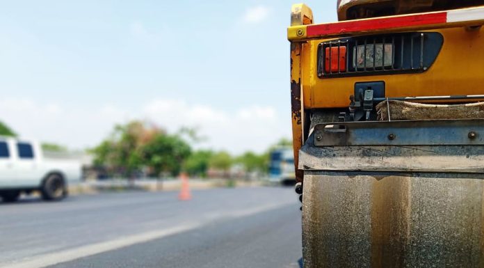 Aszfaltoznak az M2-esen, induljon el korábban!