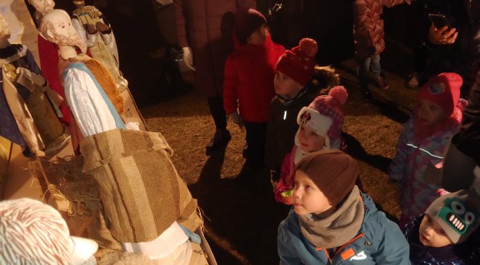 Ünnepváró programok – bábelőadás volt a Kossuth téren