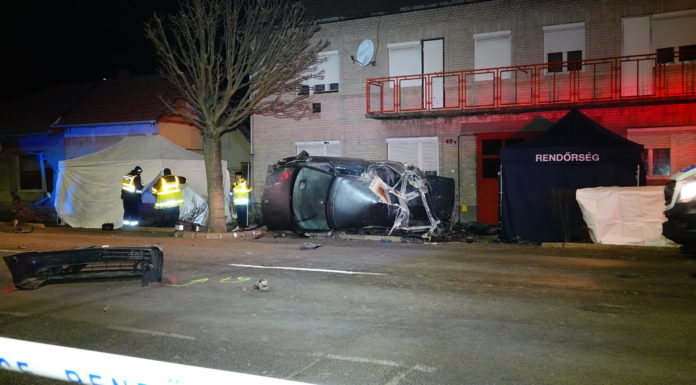 Heten haltak meg az éjszaka egy balesetben