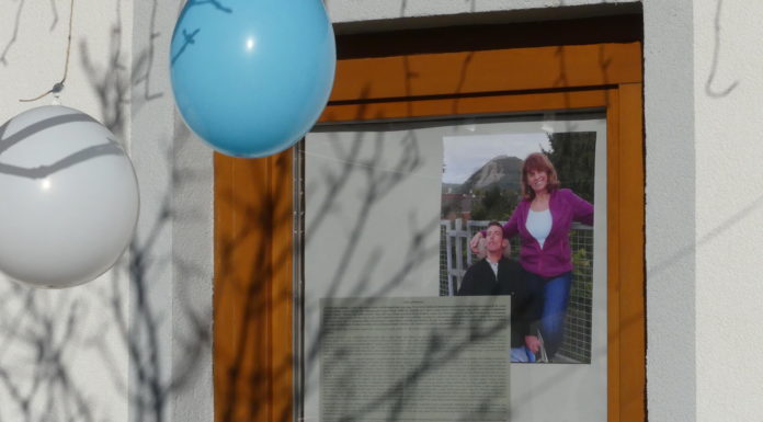 Próbatételes gödi családokról nyílt fotókiállítás