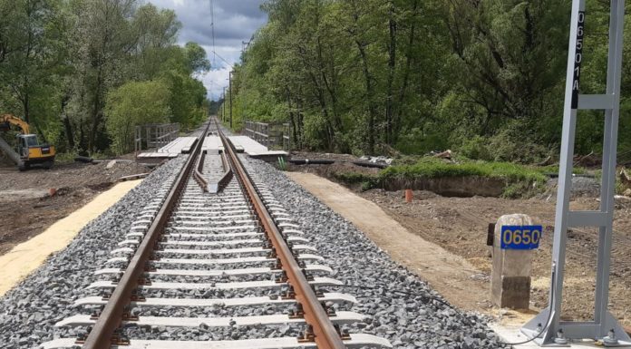 Most felsővezeték-szakadás miatt problémások a gödi vonatok