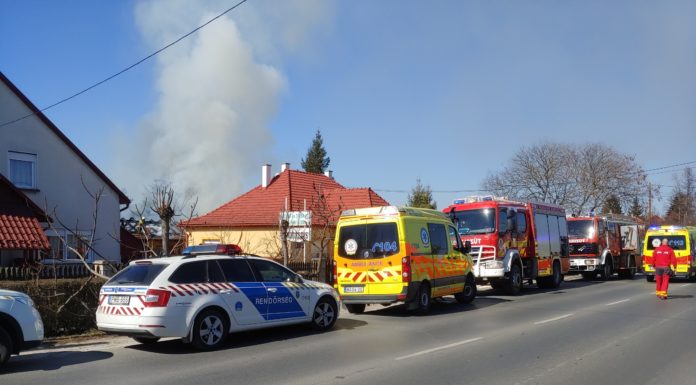 Tűz Gödön: egy temetkezési vállalat telephelye gyulladt ki