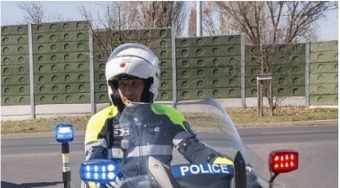 A Speedmarathonon dolgozó rendőr segített egy ukrán csecsemőn