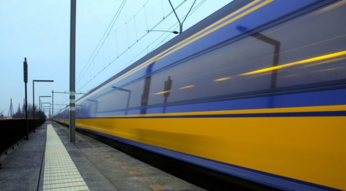 Embert gázolt el a vonat a gödi vonalon