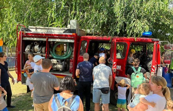 A tűzoltók is kivonultak a családi játszónapra