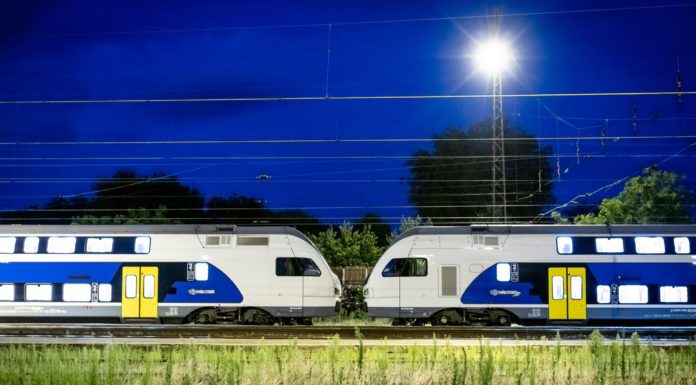 Jó hír a gödieknek: szombattól dupla Kiss motorvonat indul a Balatonra