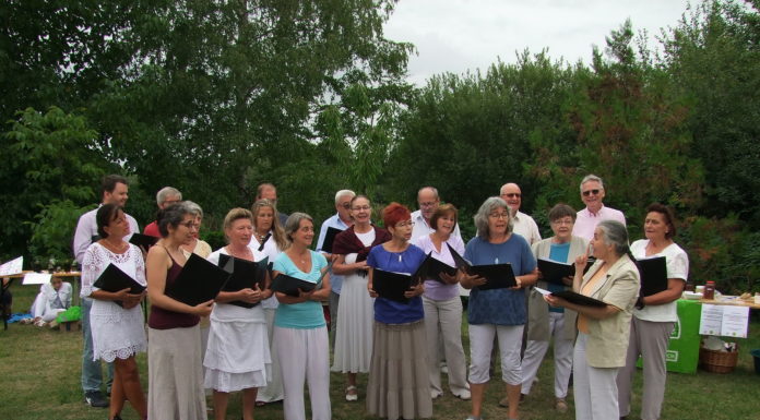 Esőben is kitartottak a III. Neveleki Utcazene Fesztivál lelkes vendégei