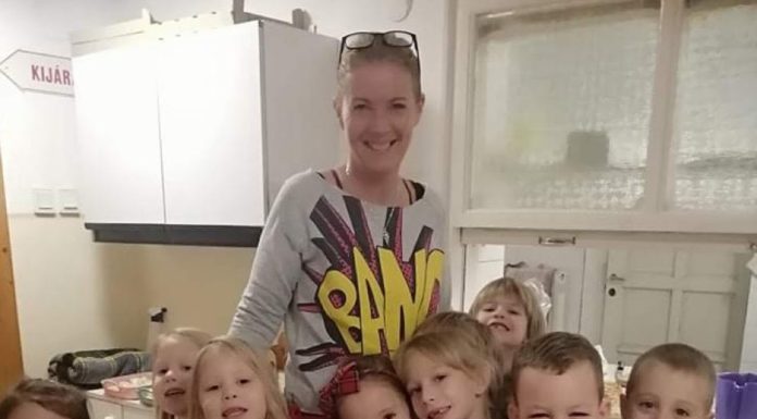 Hamar belopta magát a kicsik szívébe a kitüntetett gödi dajka