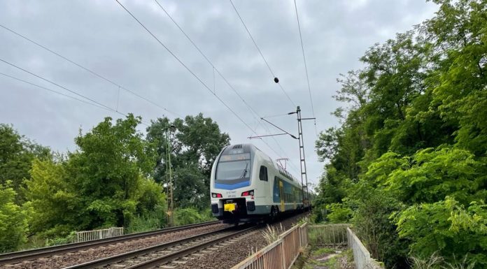 Eláruljuk, mitől késtek ma a gödi vonatok