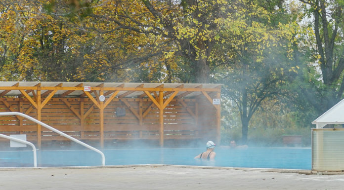 Pénteken nyitva, hétfőn zárva lesz a Gödi Termálstrandfürdő