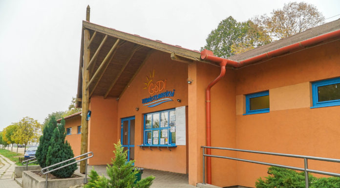 Valentin-nap: ingyen is fürödhetünk éjszaka a Gödi Termálstrandon