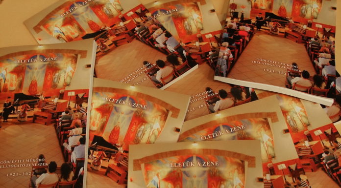 Bemutatták az Életük a zene című kötetet a József Attila Művelődési Házban