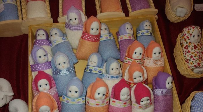 Forralt bor, karácsonyi sütik, kézműves portékák