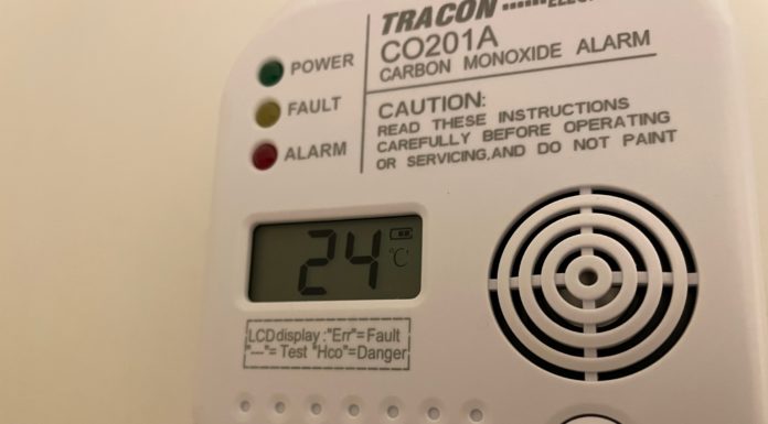 Riasztott a szén-monoxid-érzékelő Gödön