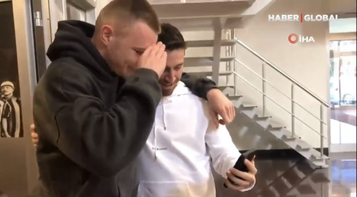 Szalai Attila telefonon beszélgetett a megmentett kisfiúval