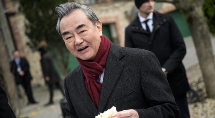 A szomszédban lángosozott a kínai vezető