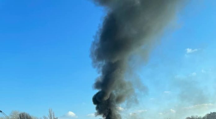 Eloltották az Óbudai-szigetnél kigyulladt hajó lángjait