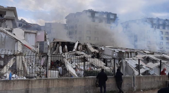 Török-szíriai földrengés – Újabb túlélőket találtak Törökországban a mentés kilencedik napján